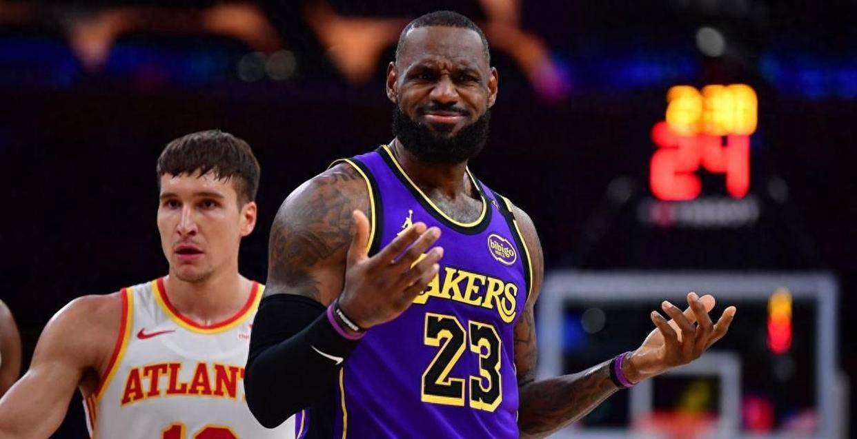 某个品牌拍, cente, 说他出卖自 某个品牌拍, cente, 说他出卖自