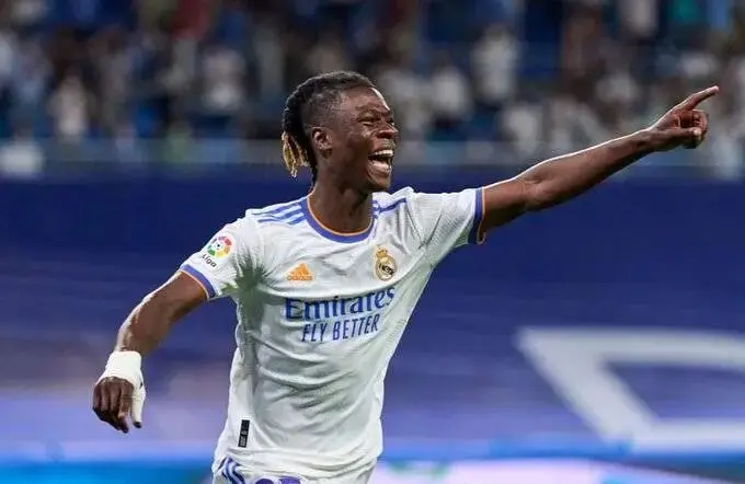 不仅影响了, 银河战舰的, src